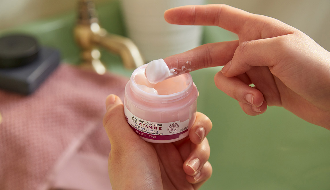 VITAMIN-E-MOISTURE-CREAM-50ML