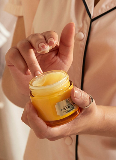 oils_of_life_intensely_revitalising_sleeping_cream_80ml_7_inrsaps938